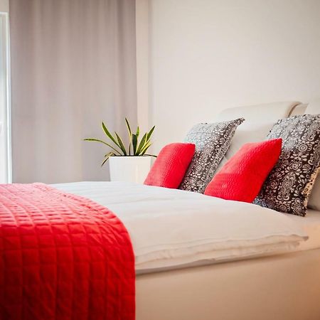Apartamenty Homely Place - Parking 7 Poznań Buitenkant foto