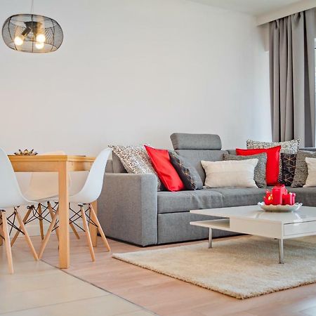 Apartamenty Homely Place - Parking 7 Poznań Buitenkant foto