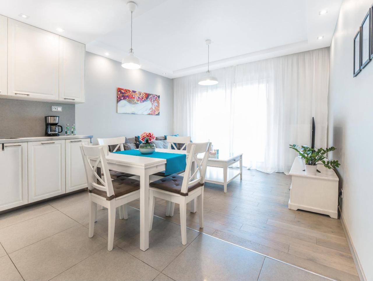 Apartamenty Homely Place - Parking 7 Poznań Buitenkant foto