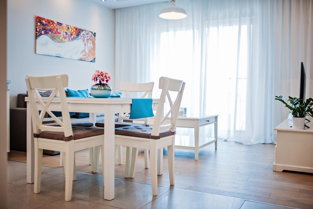 Apartamenty Homely Place - Parking 7 Poznań Buitenkant foto