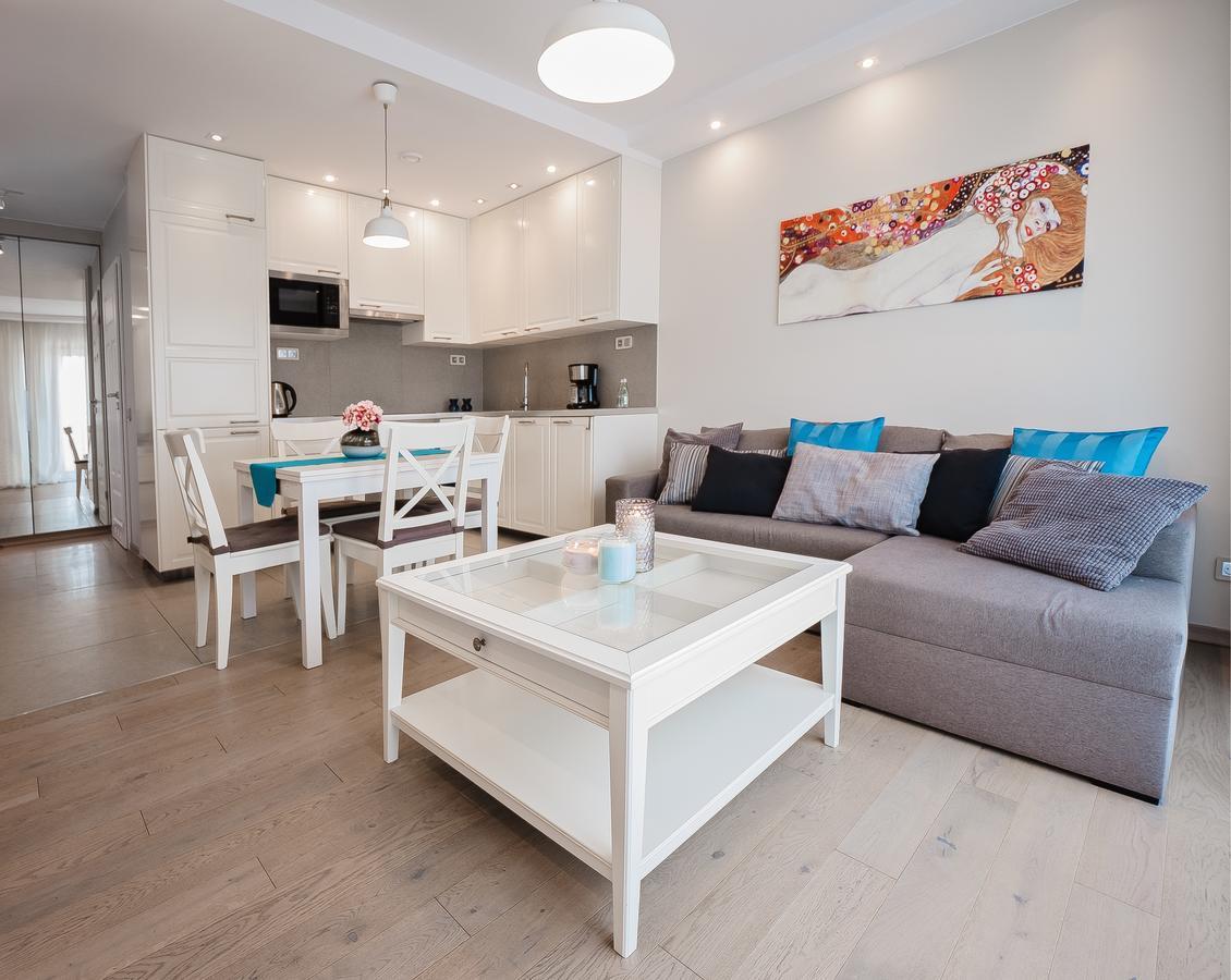 Apartamenty Homely Place - Parking 7 Poznań Buitenkant foto